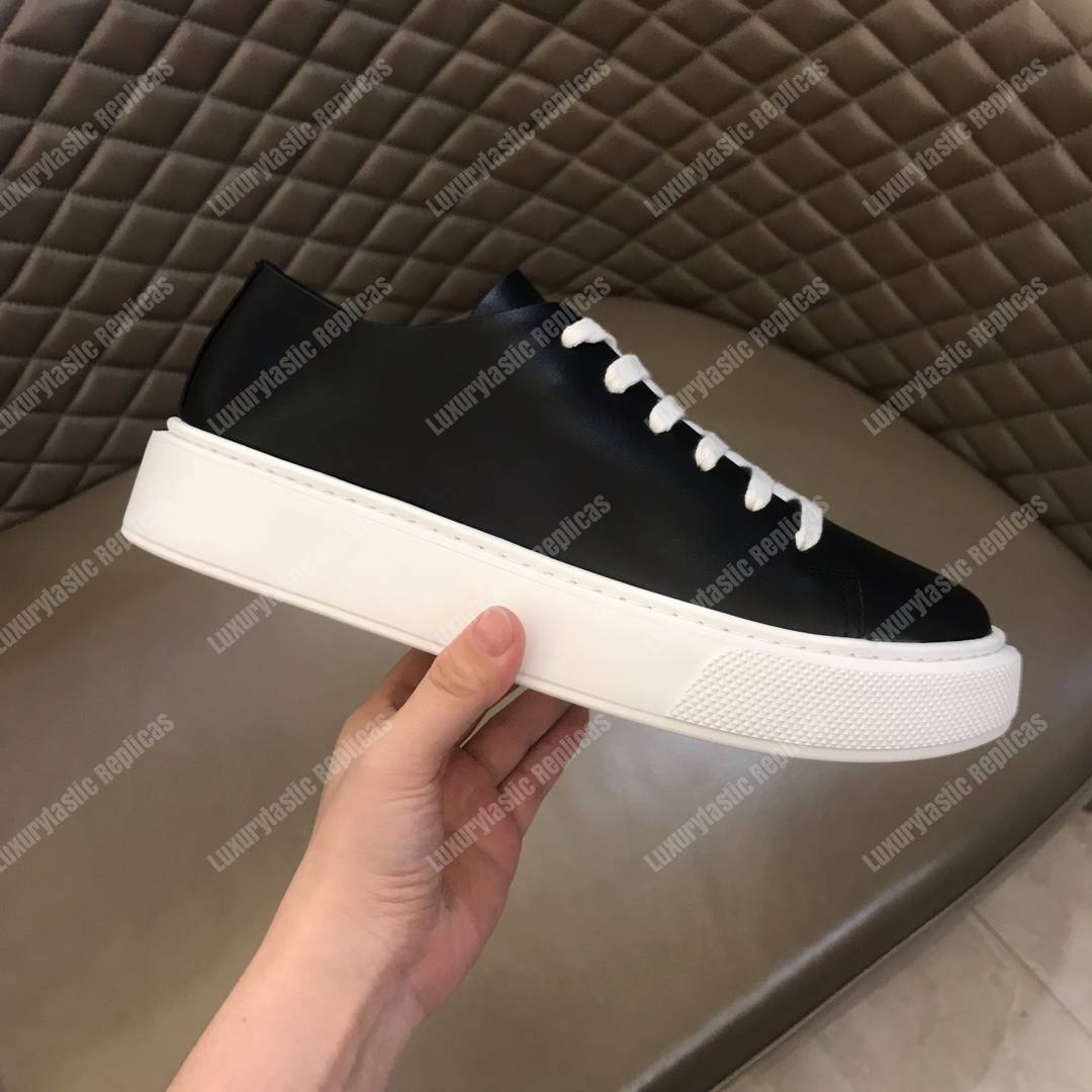 Pra*a leather sneakers black