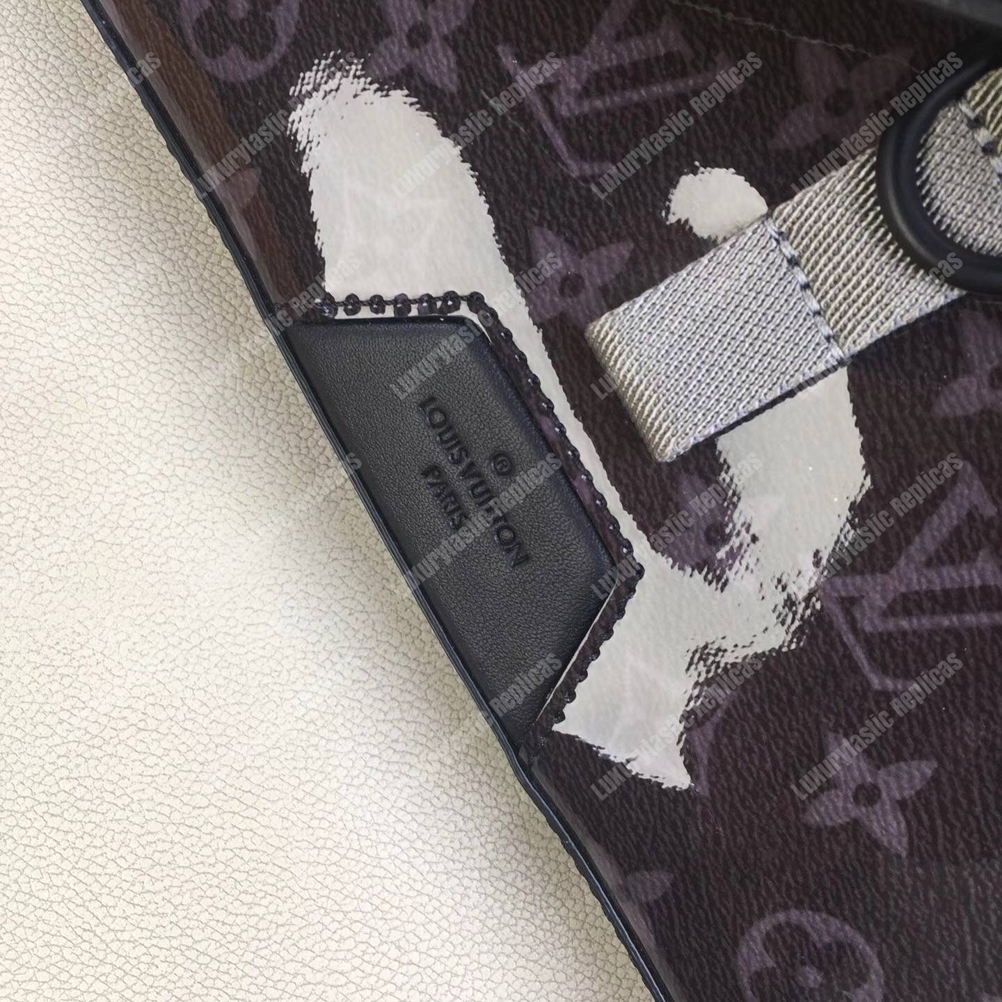 LV Messenger PM Monogram Eclipse Glaze