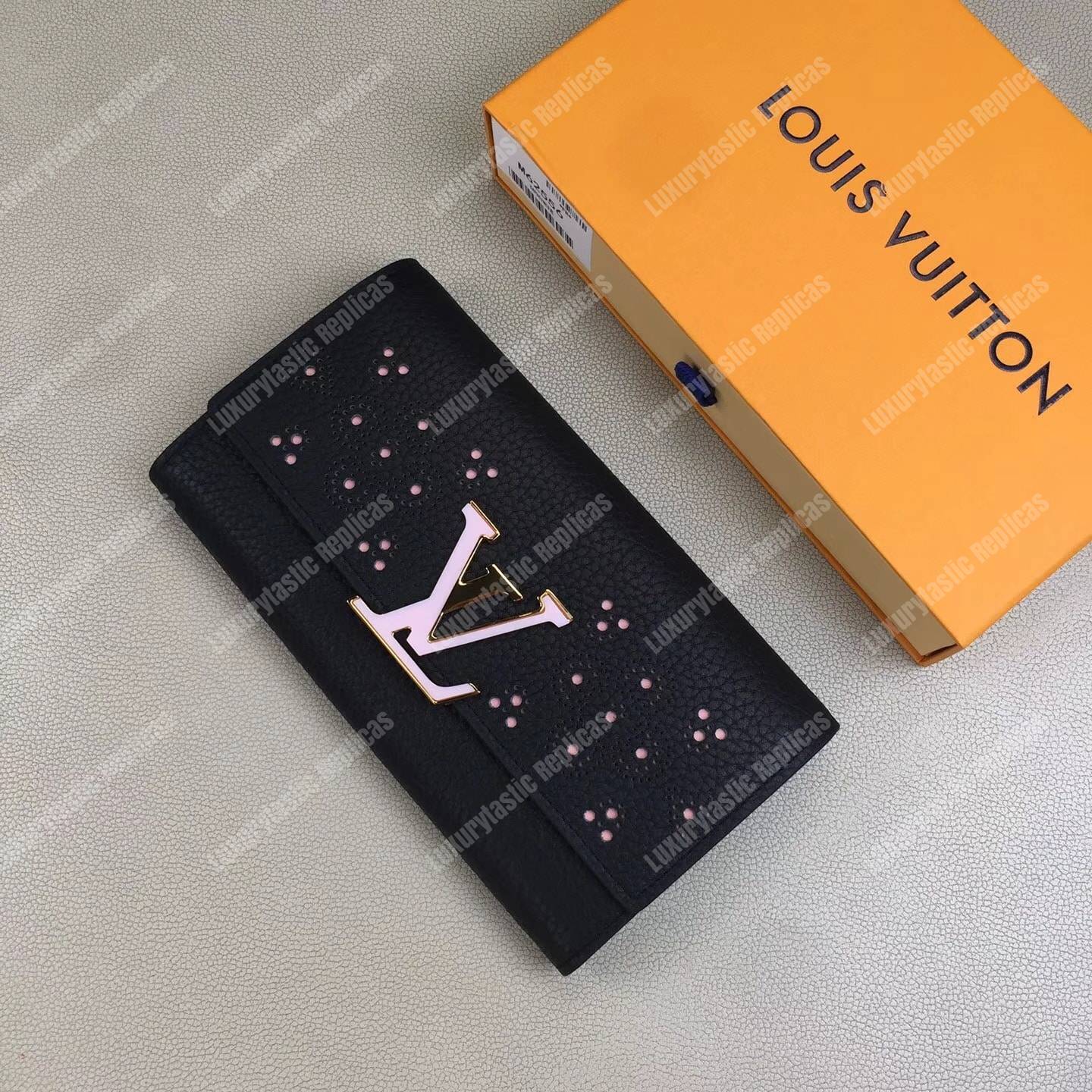 LV Capucines Wallet Noir
