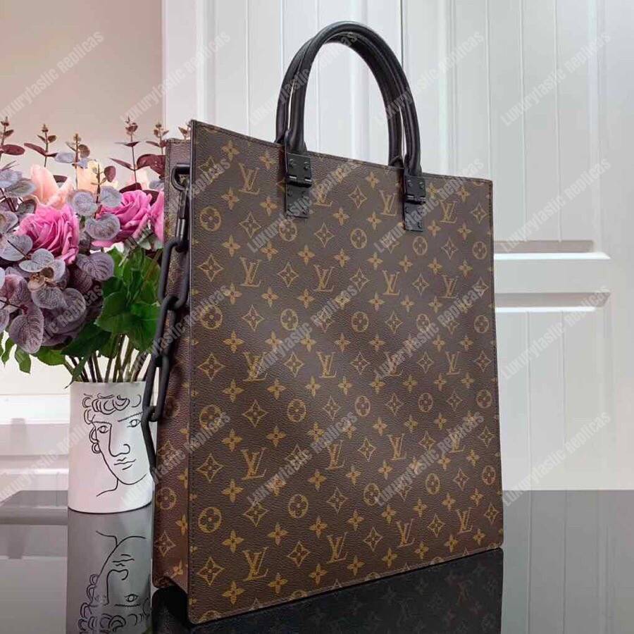 LV Sac Plat Monogram Solar Ray w/ Resin Chain