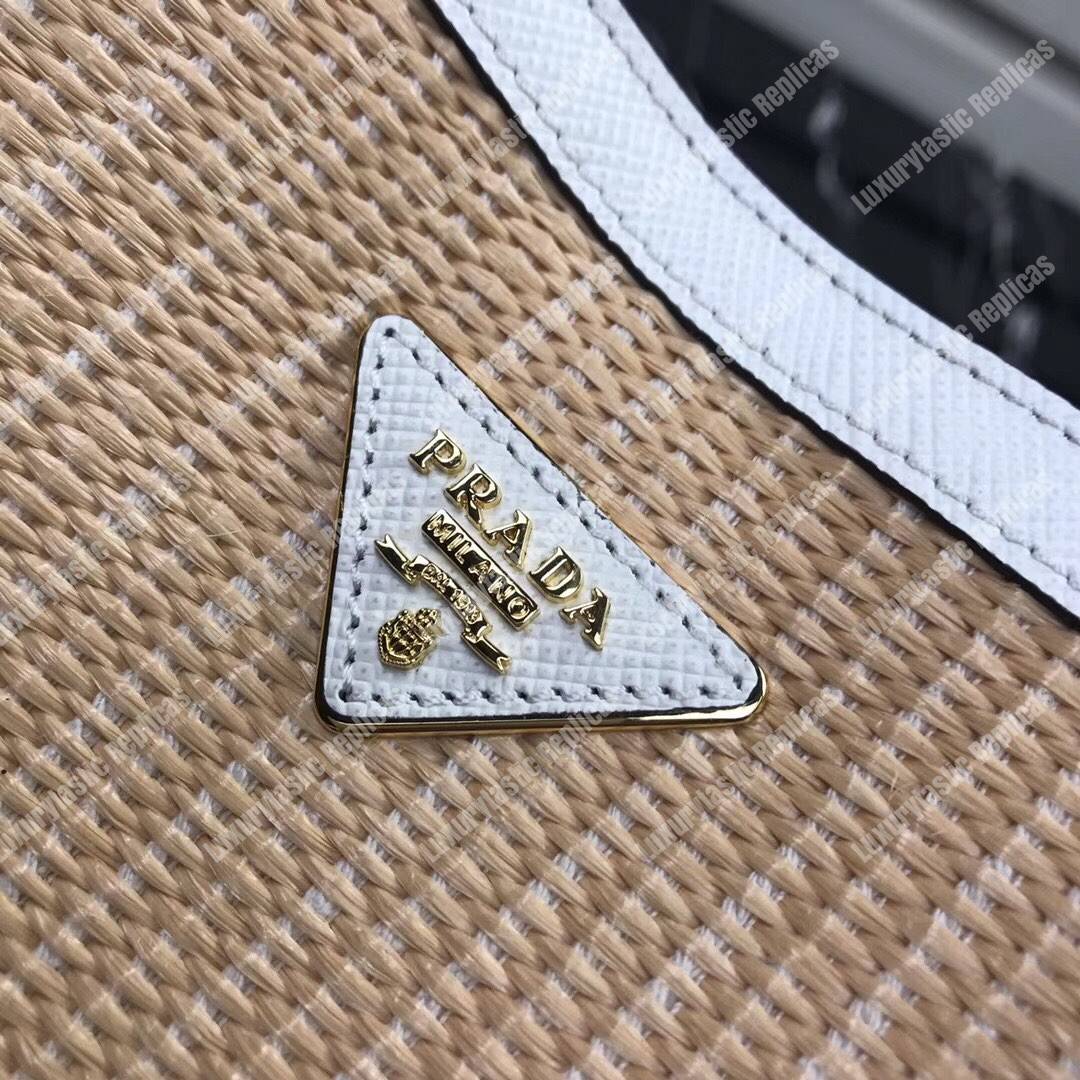 Pra*a panier medium straw bag white