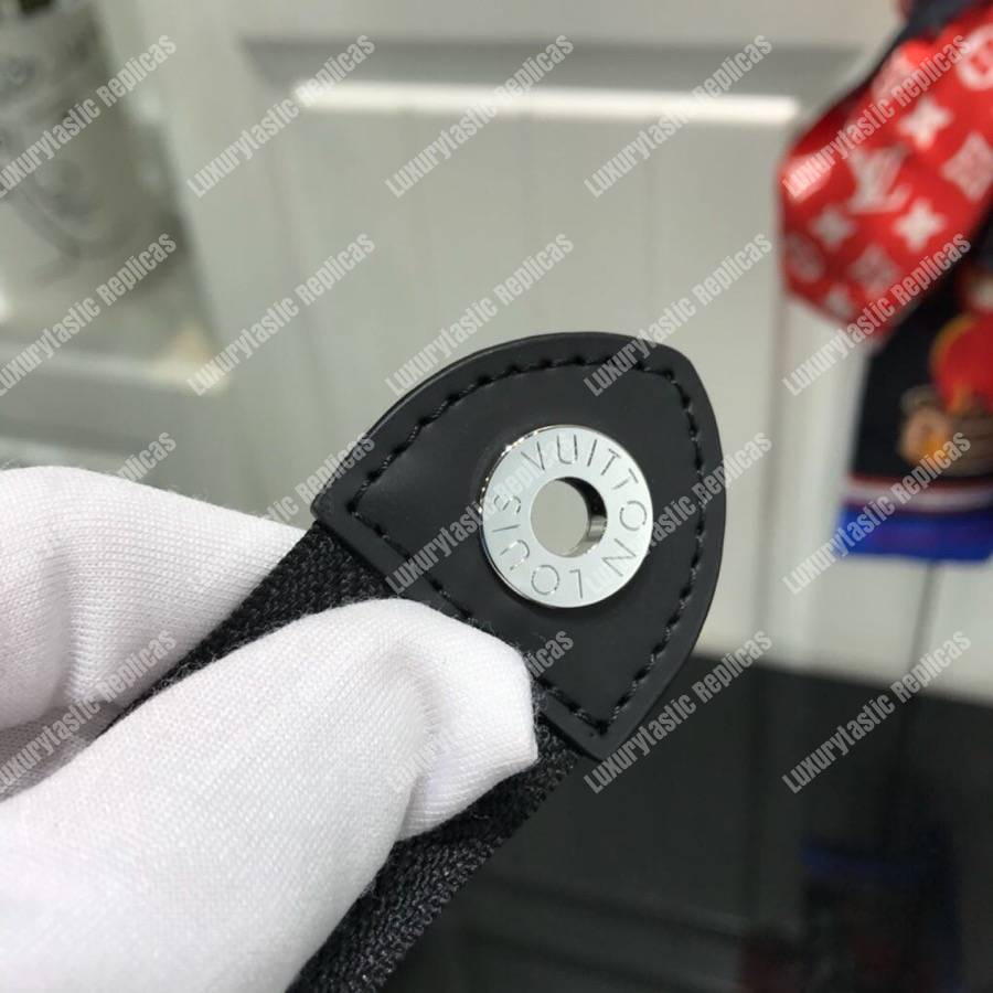LV Pochette Voyage MM Damier Graphite Pixel