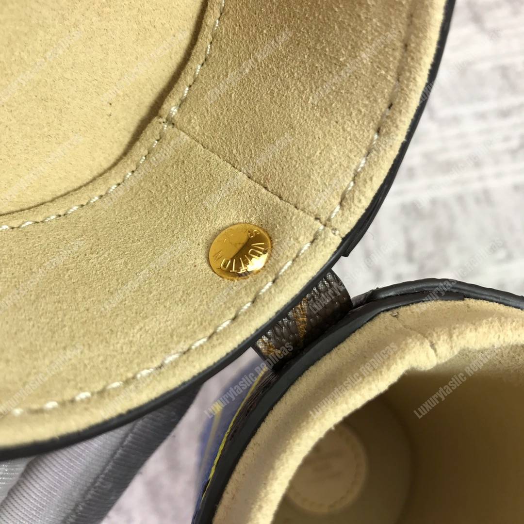 LV Travel Case Monogram 200ML