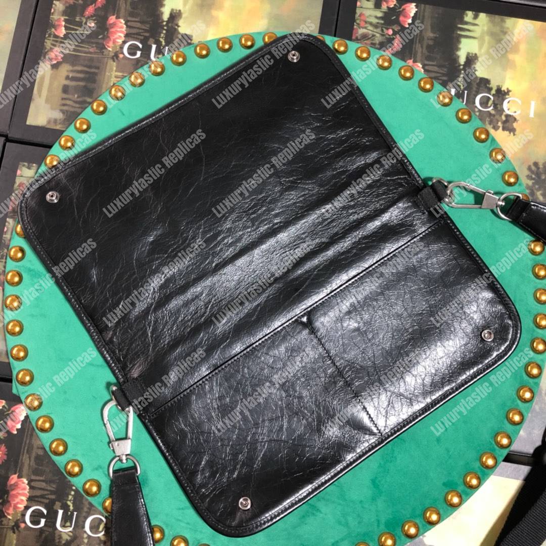 G*u*i medium soft leather messenger bag black