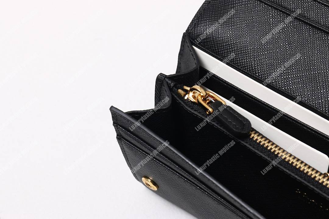 Pra*a cahier saffiano leather wallet large black