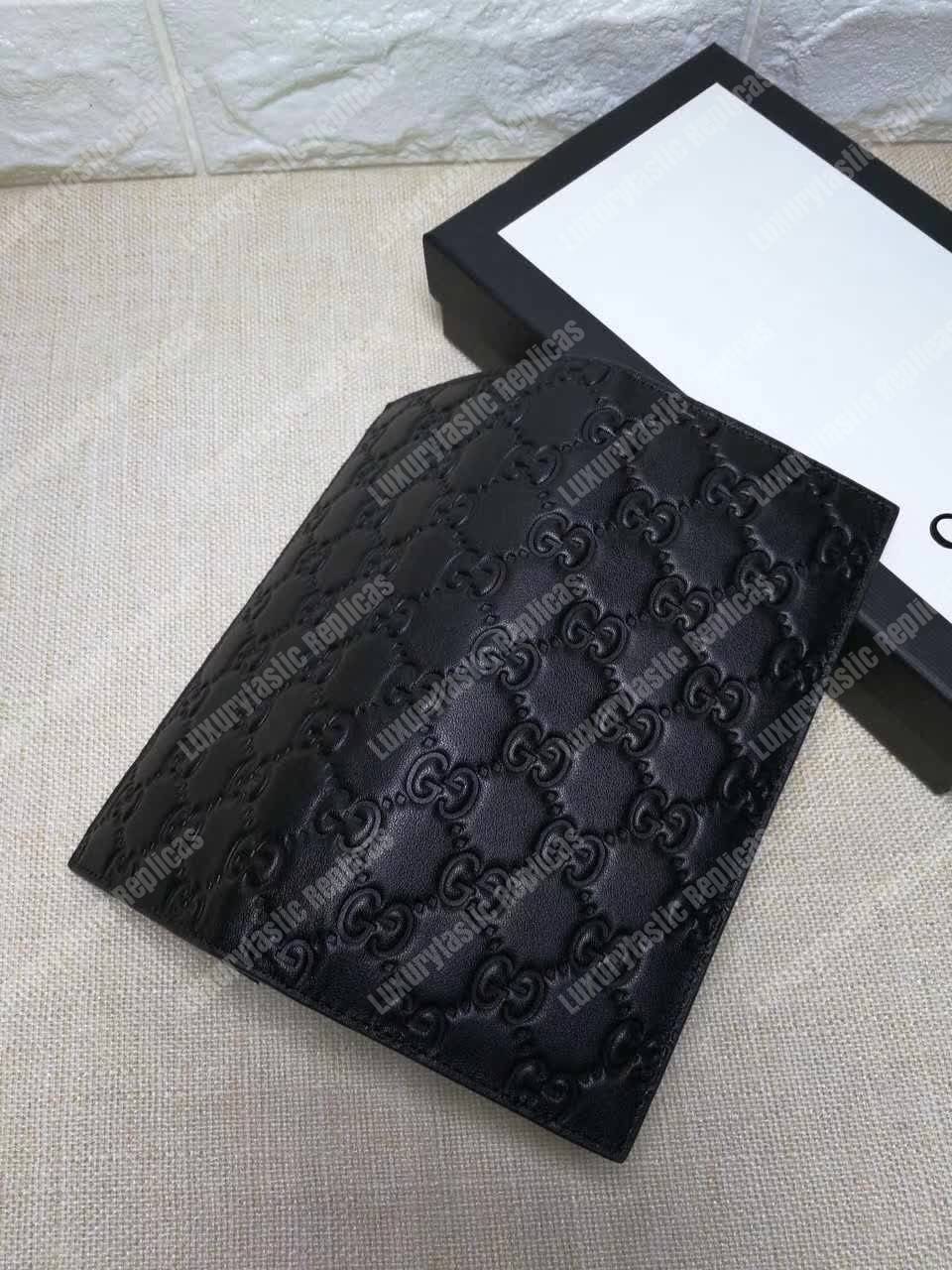 G*u*i gg signature long wallet black