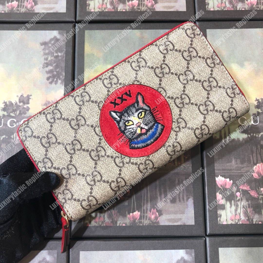 G*u*i gg sup*e zip around wallet with cat patch