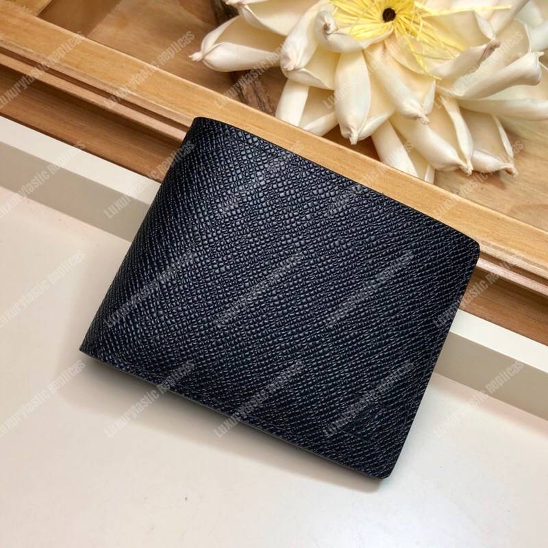 LV Multiple Wallet Taiga Leather Noir