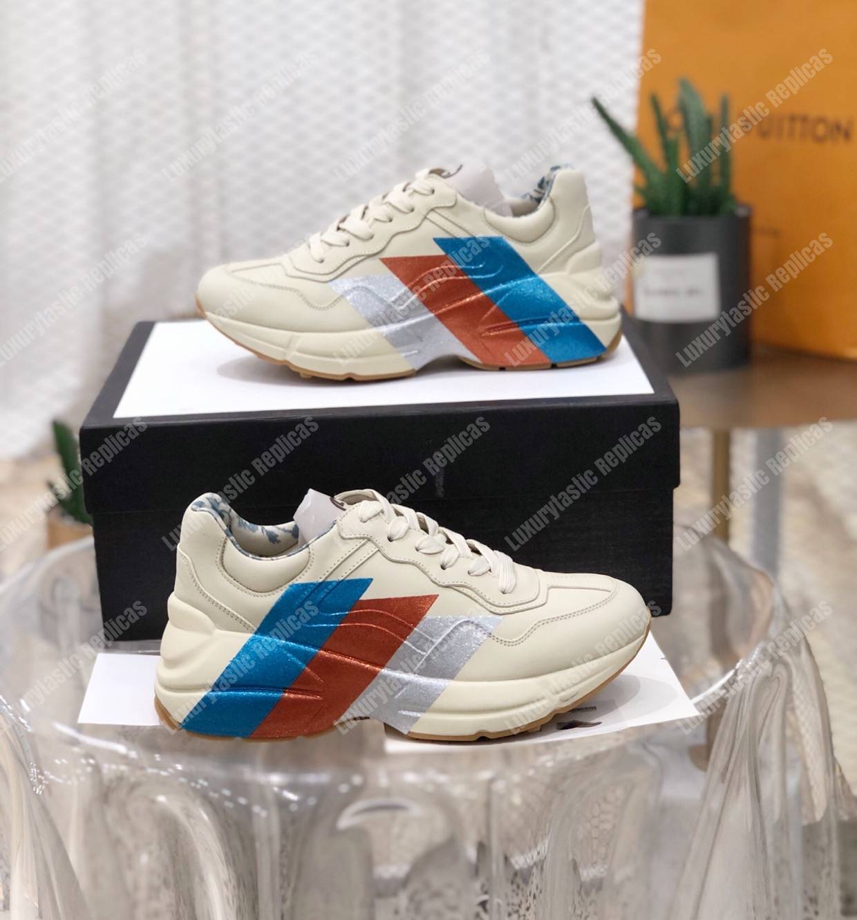 G*u*i rhyton web print leather sneaker