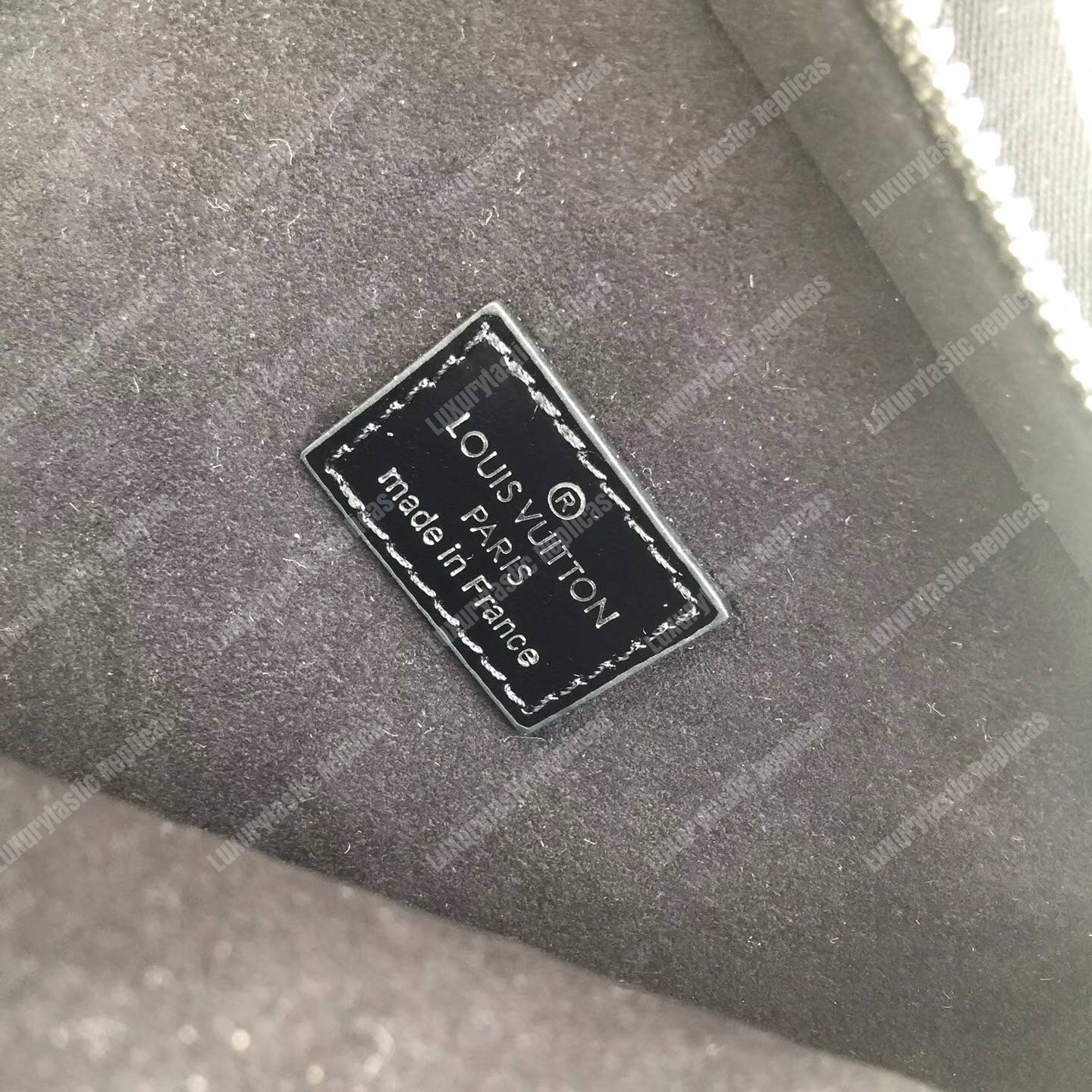 LV Geronimos Messenger Bag Epi Leather Noir