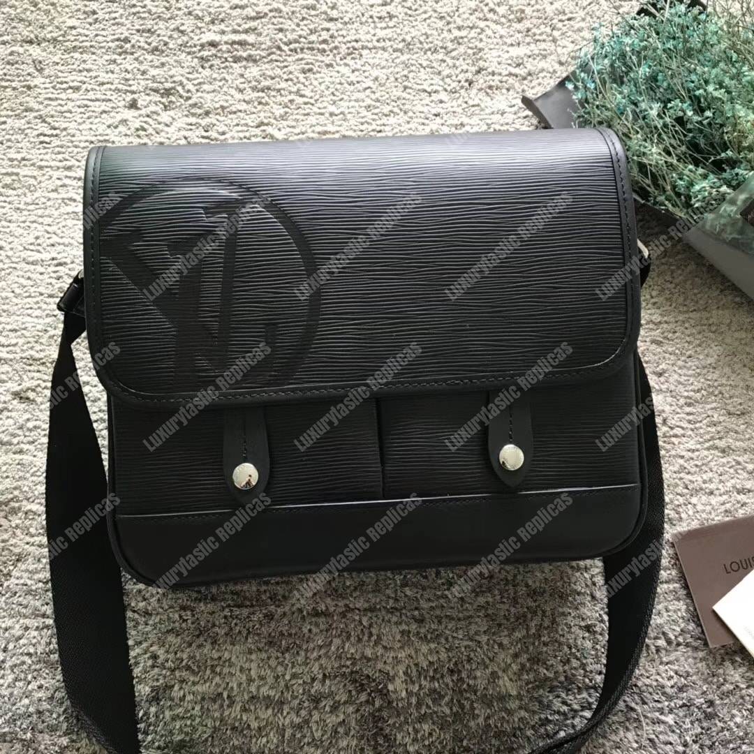 LV Messenger PM Epi Leather Black
