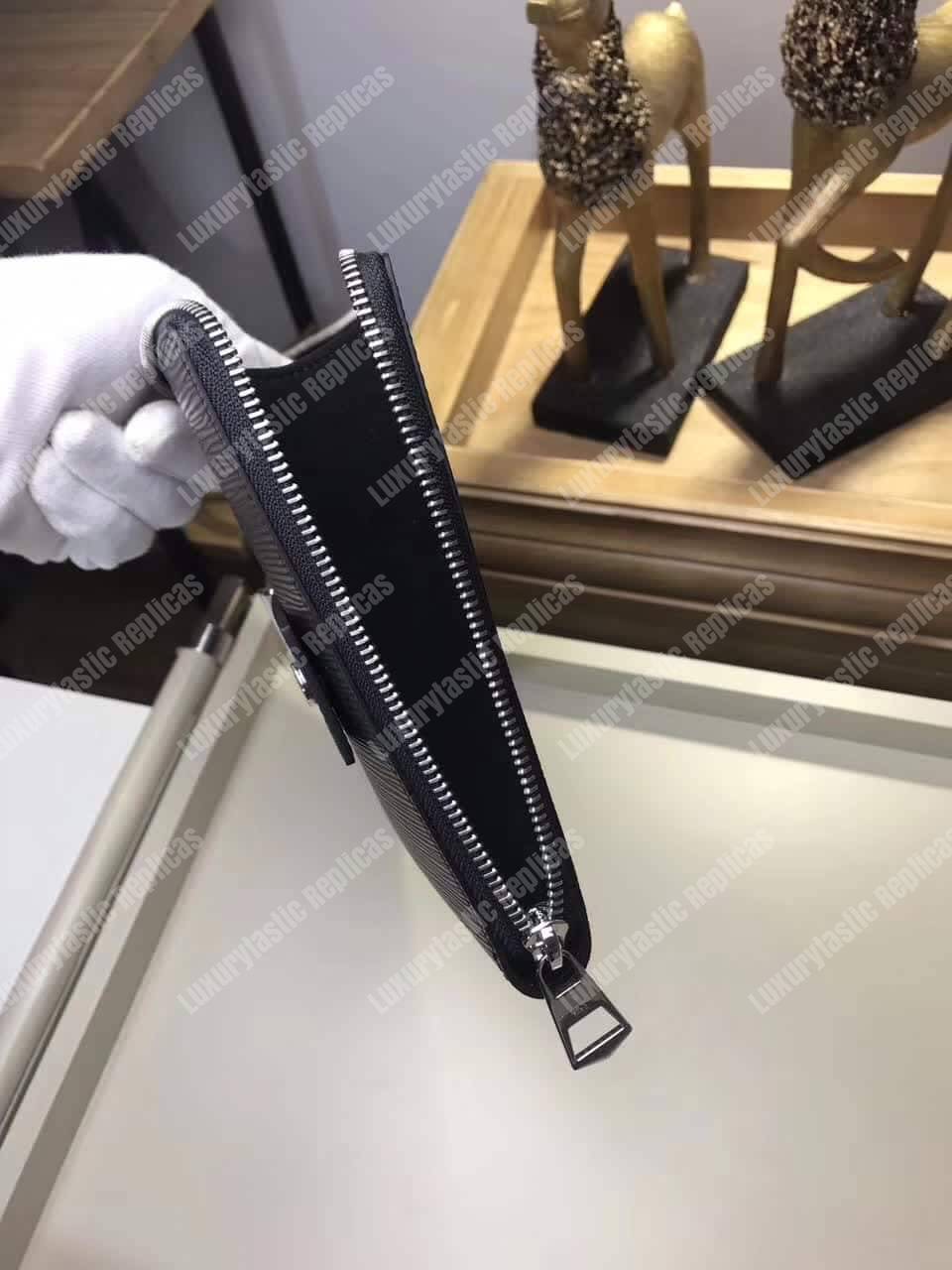 LV Pochette Essential V Epi Leather