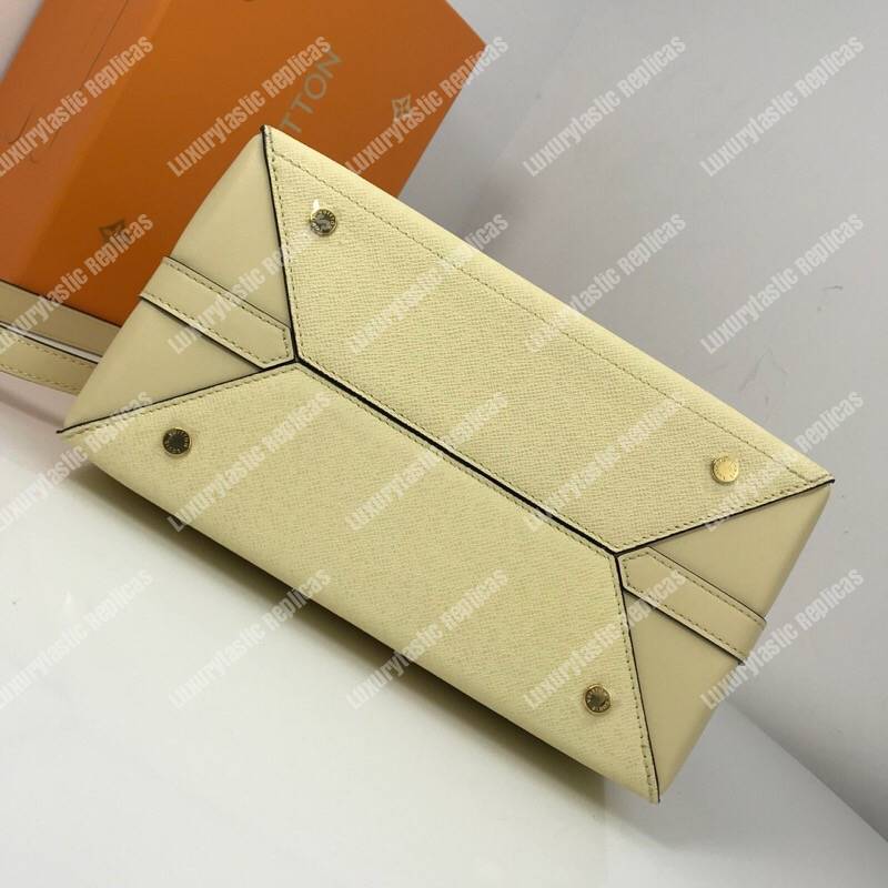 LV City Frame Taiga Banane