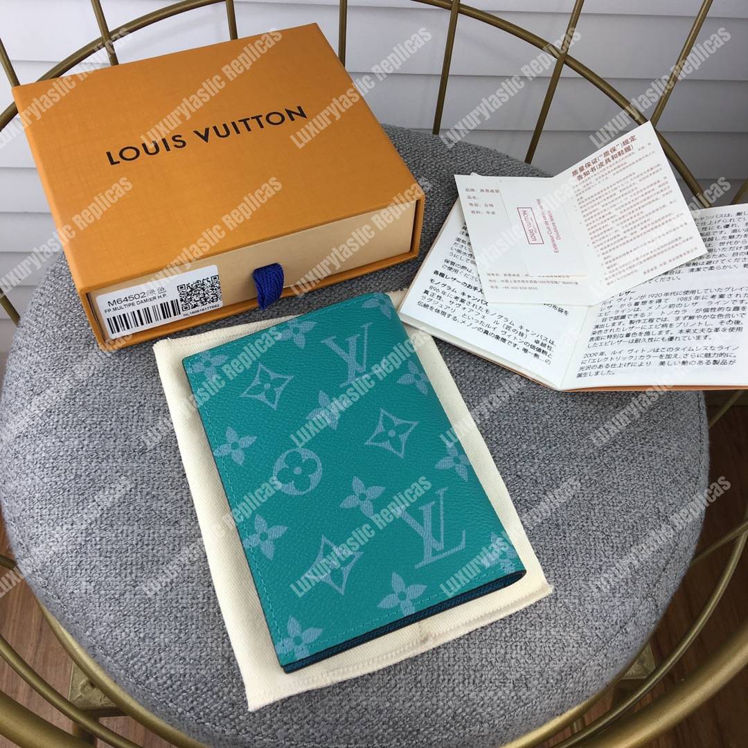 LV Passport Cover Taiga Monogram Vert