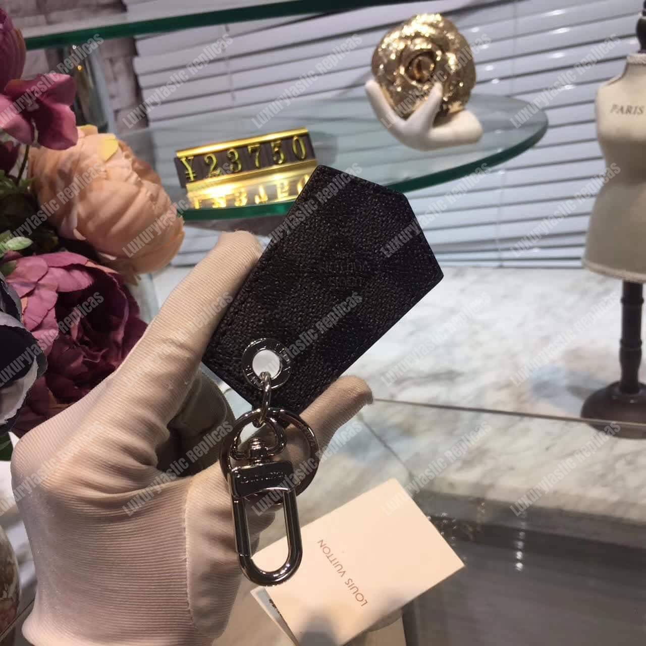 LV Enchappes Key Holder