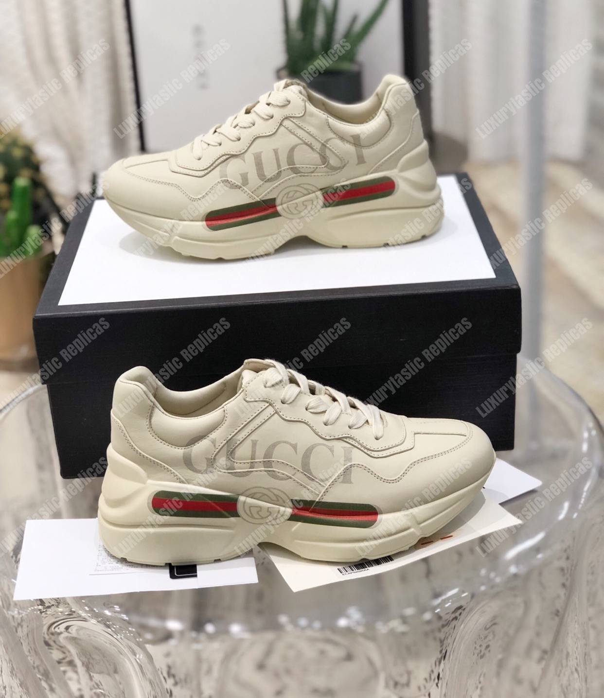 G*u*i rhyton G*u*i logo leather sneaker