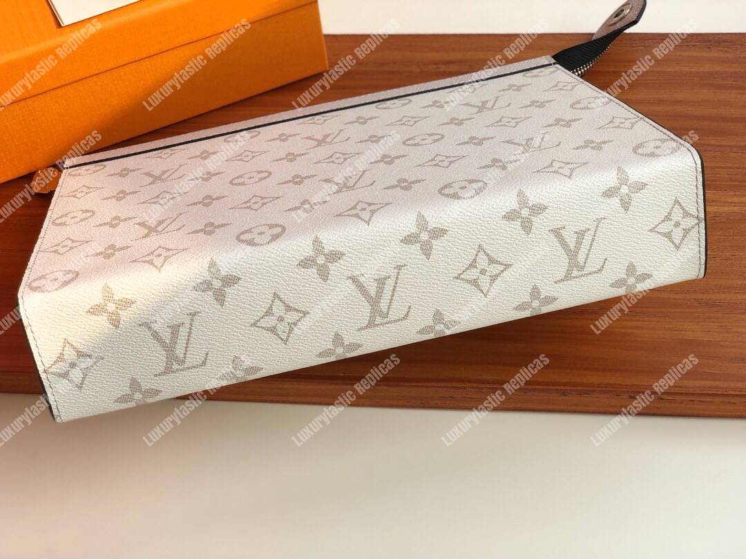 LV Pochette Voyage MM Monogram Creme