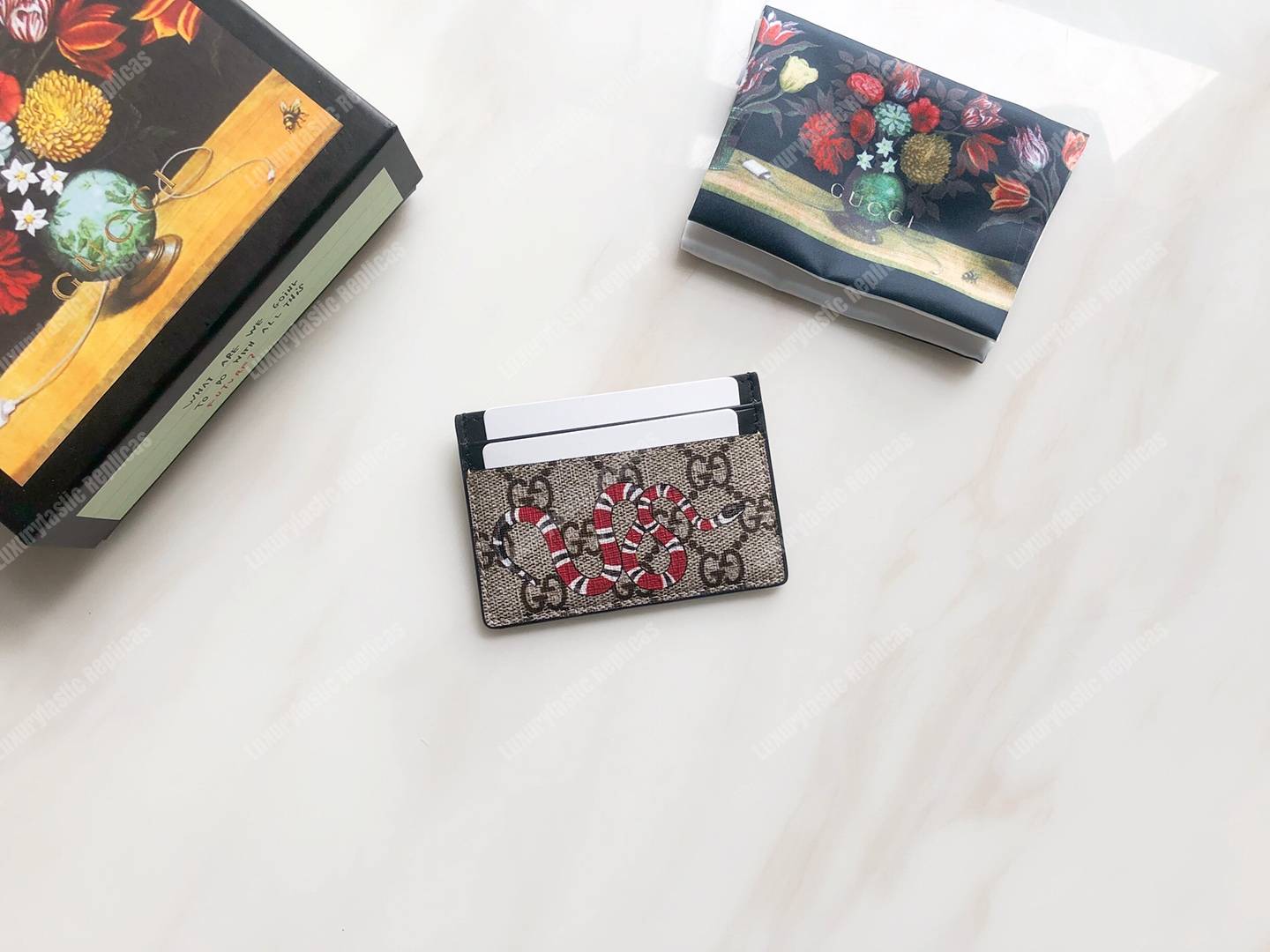G*u*i kingsnake print gg sup*e card case