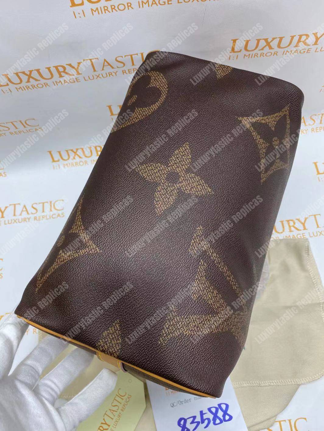 LV Speedy Bandoulière 30 Monogram Giant