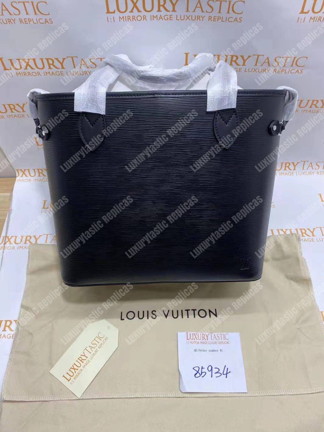 LV Neverfull MM Epi Leather Black