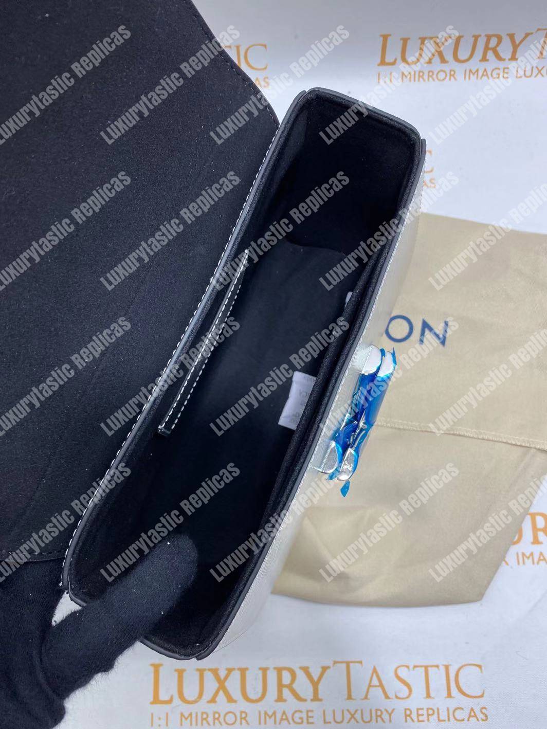LV Twist MM Argento Silver