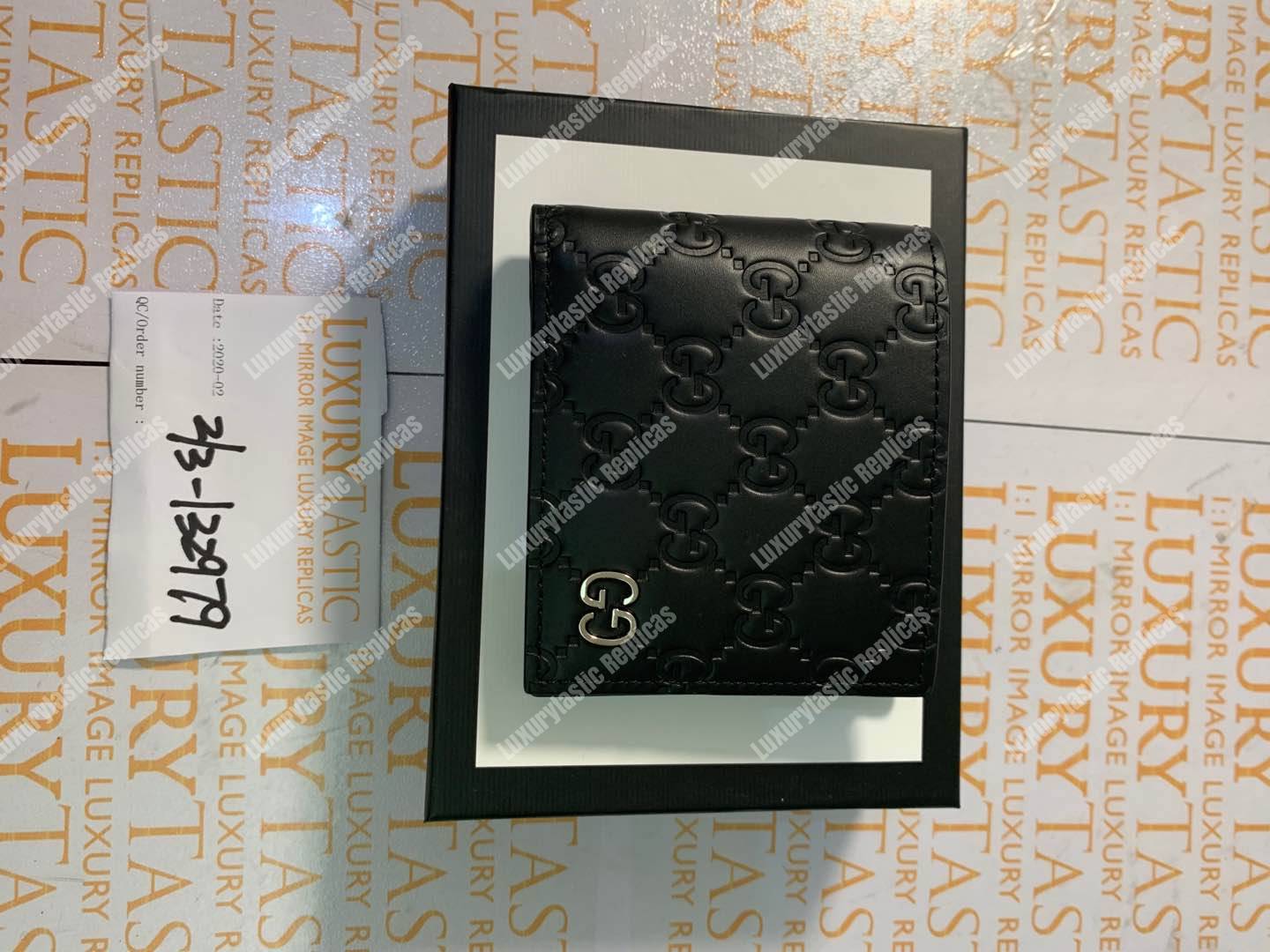G*u*i signature wallet metal detail black
