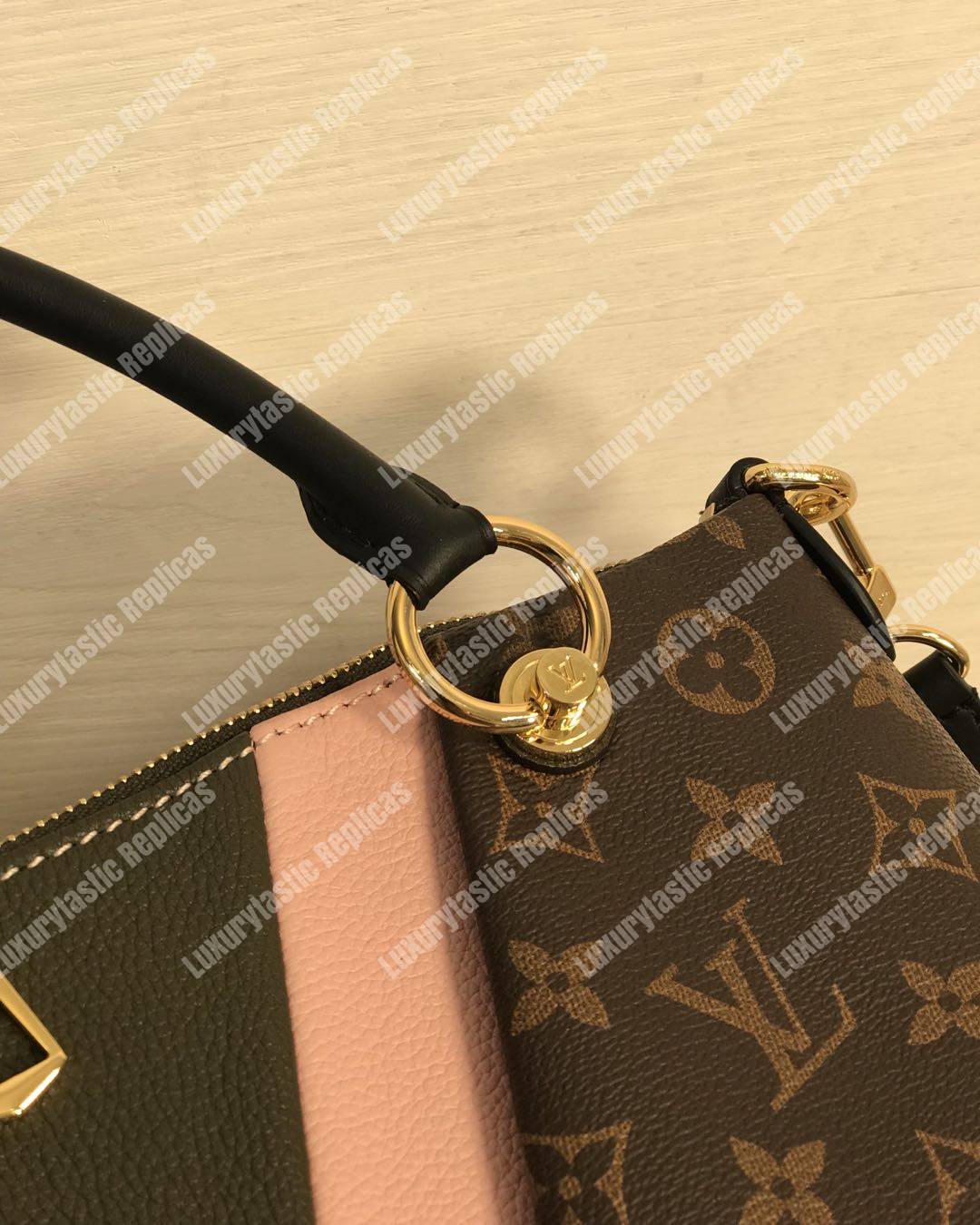 LV V Tote MM