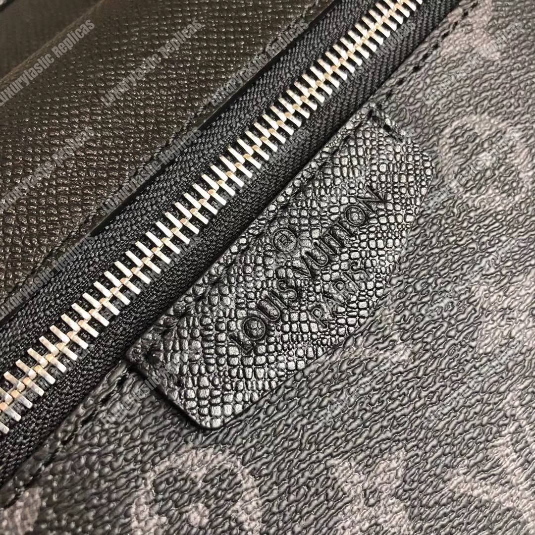 LV Outdoor Messenger