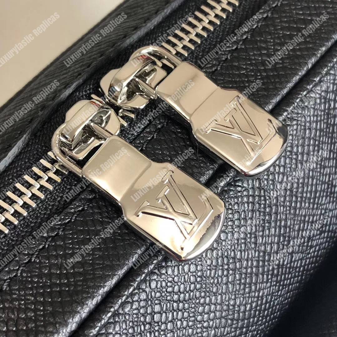 LV Outdoor Messenger