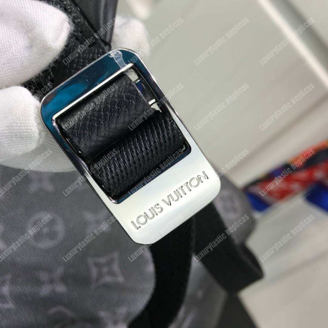 LV Discovery Backpack PM Taiga Leather Monogram Noir