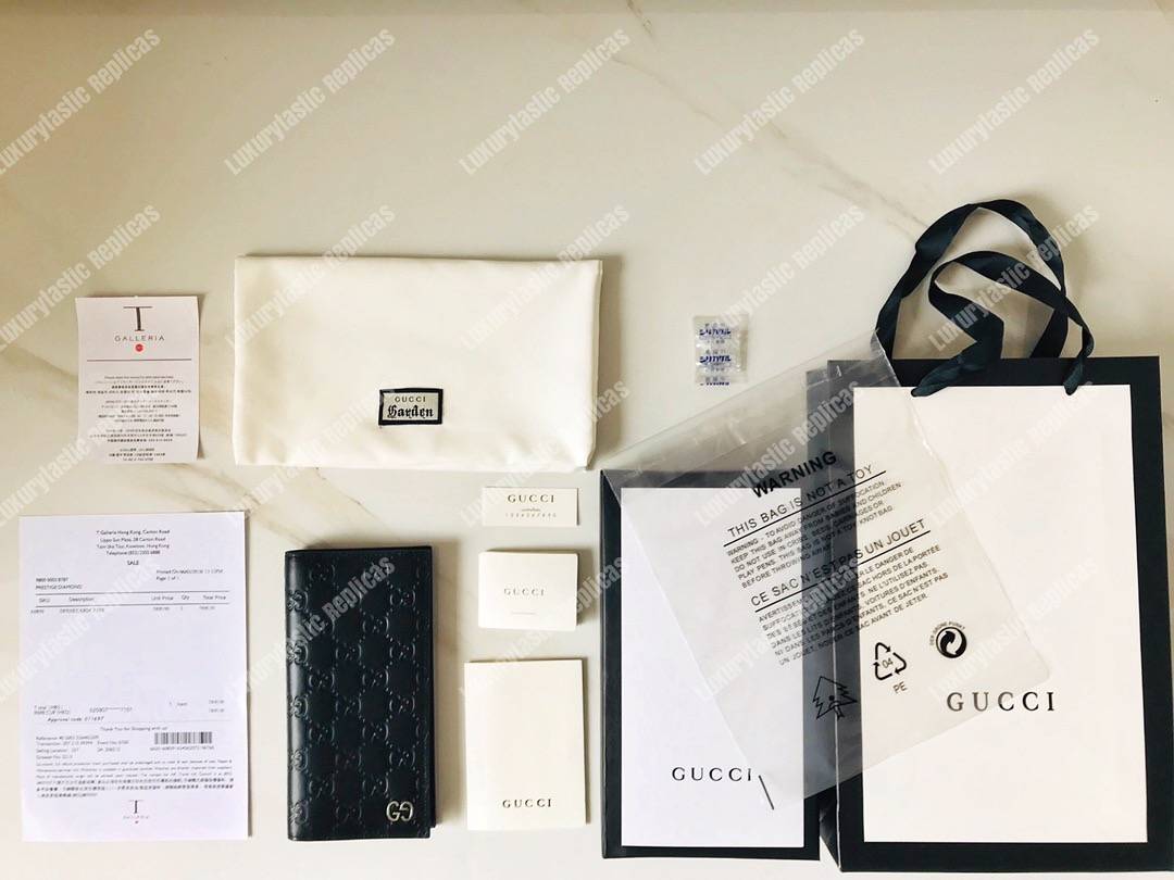 G*u*i signature long wallet with metal gg