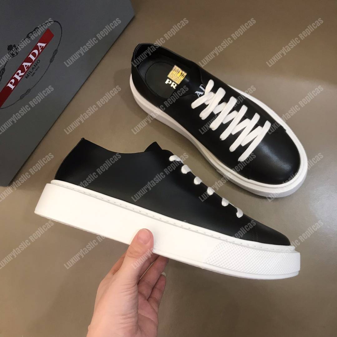 Pra*a leather sneakers black