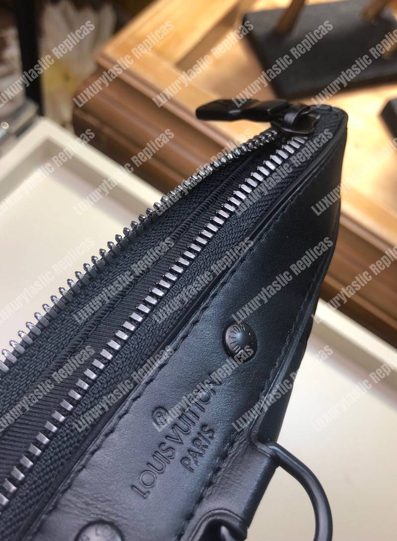 LV Discovery Pochette PM