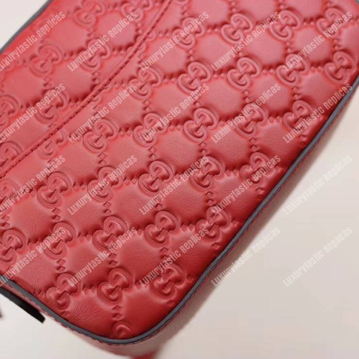 G*u*i signature linea bag red