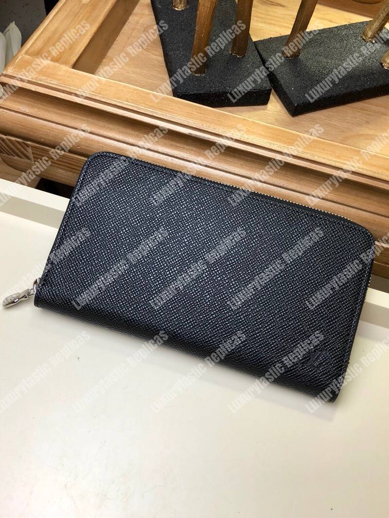 LV Zippy Organizer Taiga Leather