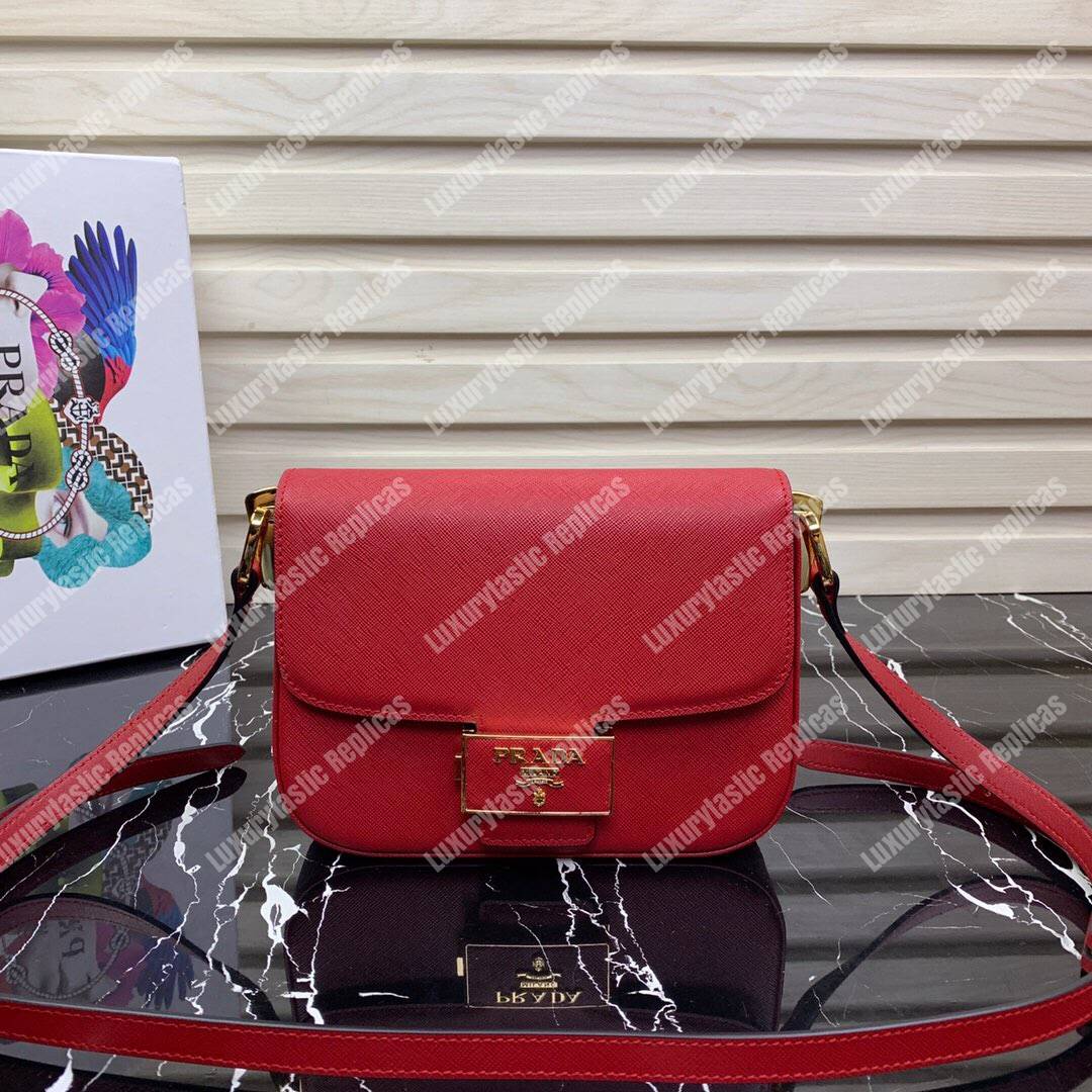 Pra*a emblème saffiano leather bag red