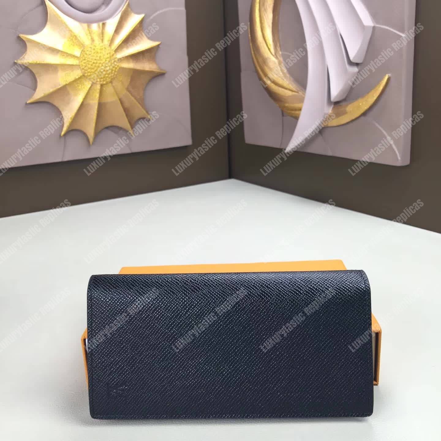 LV Brazza Wallet Taiga Leather Noir