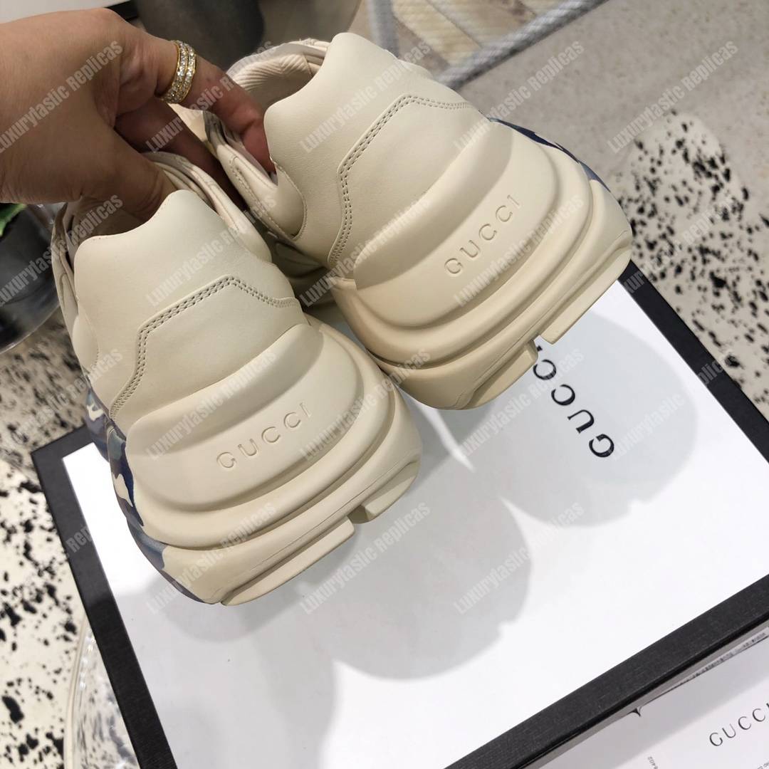 G*u*i rhyton leather sneaker with wave