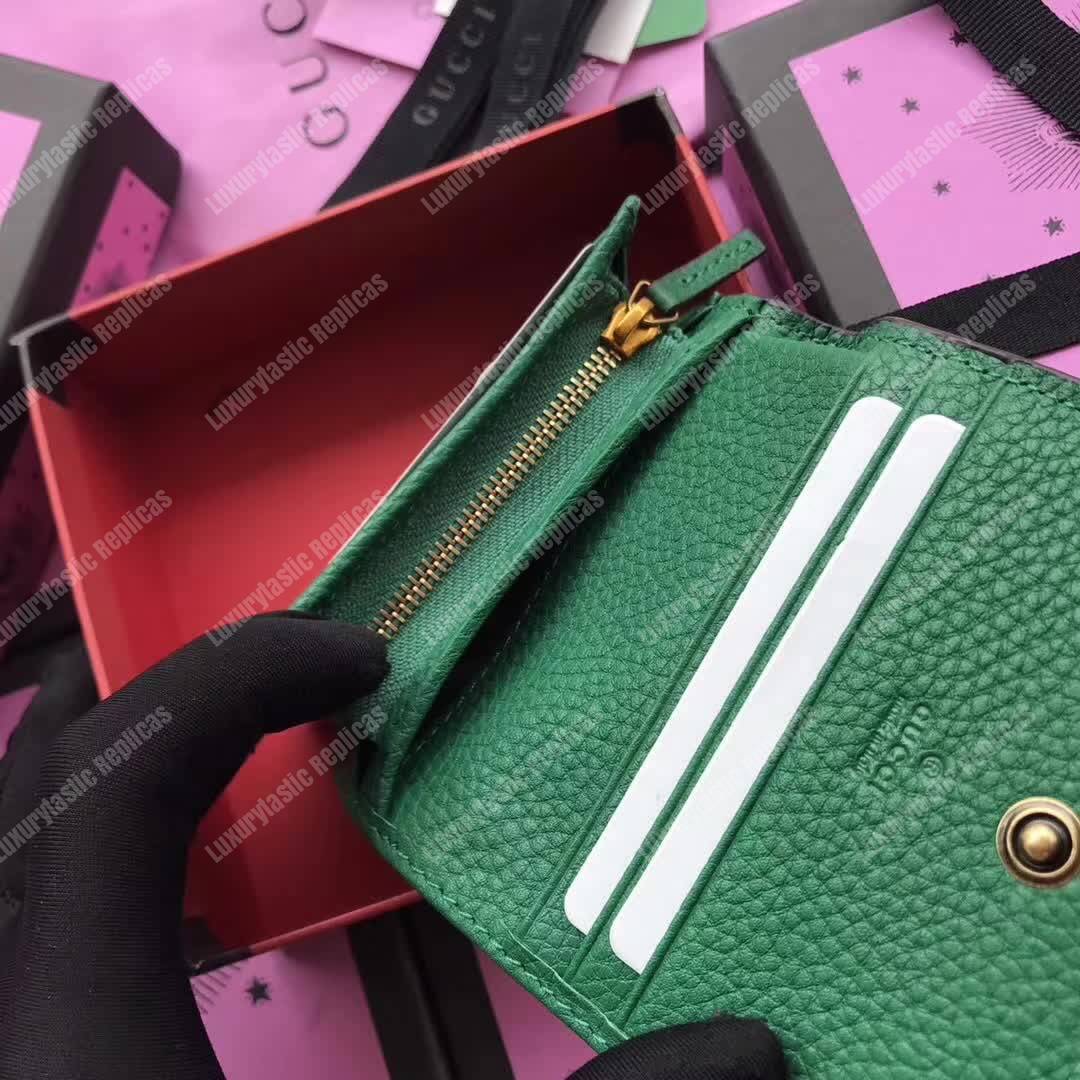 G*u*i animalier card case green with bee