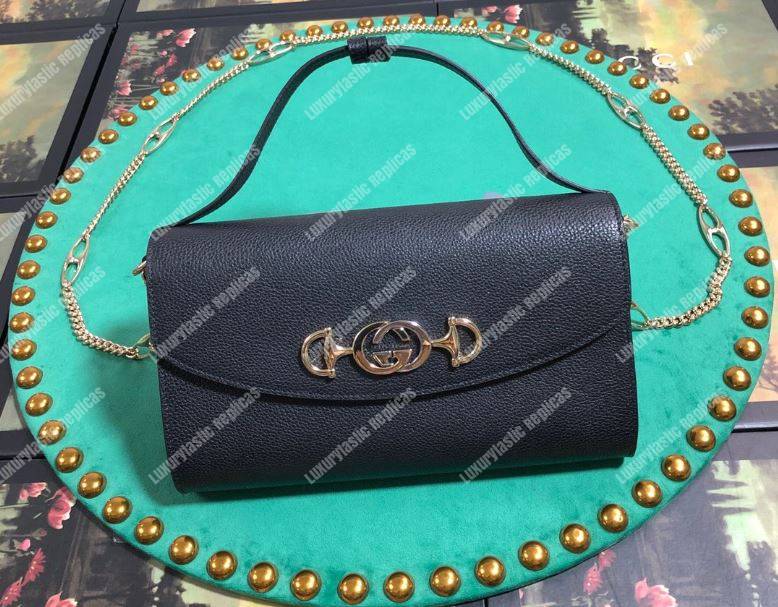 G*u*i zumi black smooth leather small shoulder bag