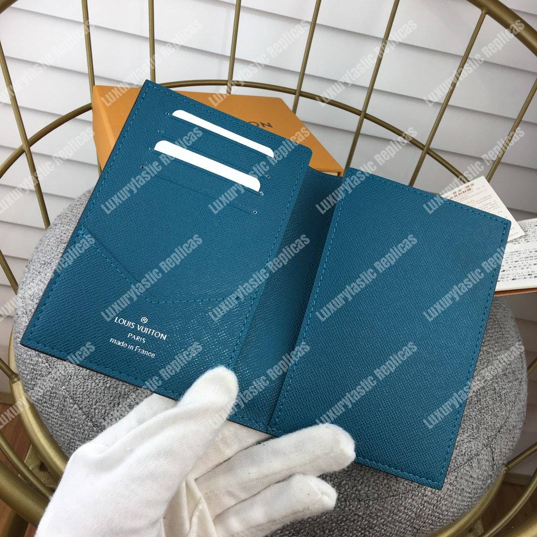LV Passport Cover Taiga Monogram Vert