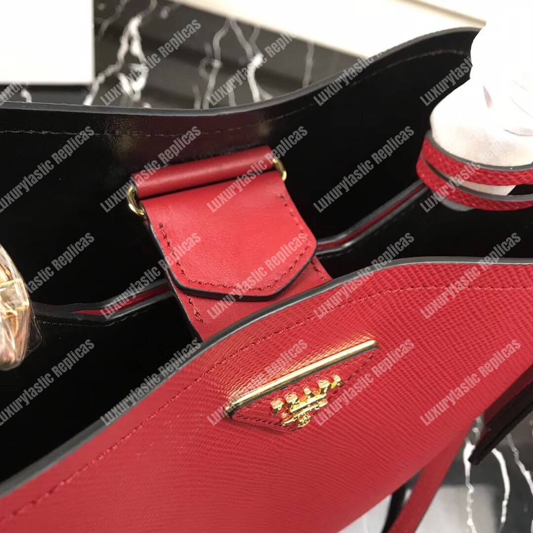 Pra*a panier medium bag red