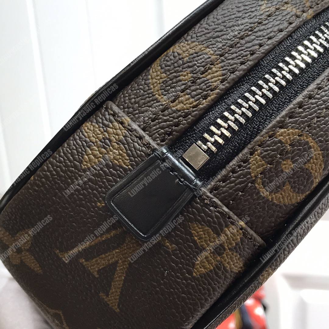 LV Toilet Pouch PM Monogram