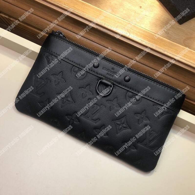 LV Discovery Pochette PM