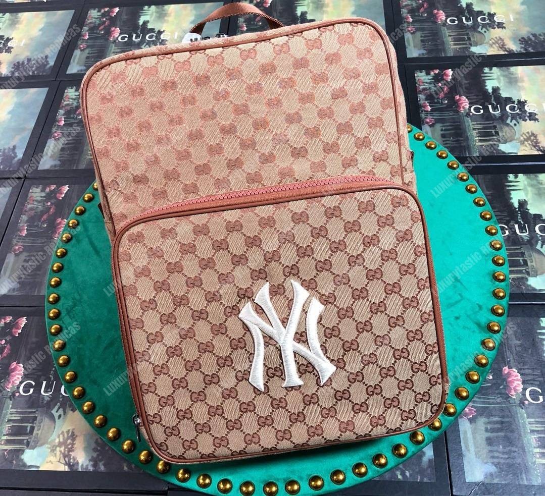 G*u*i medium backpack with ny yankees™ patch pink