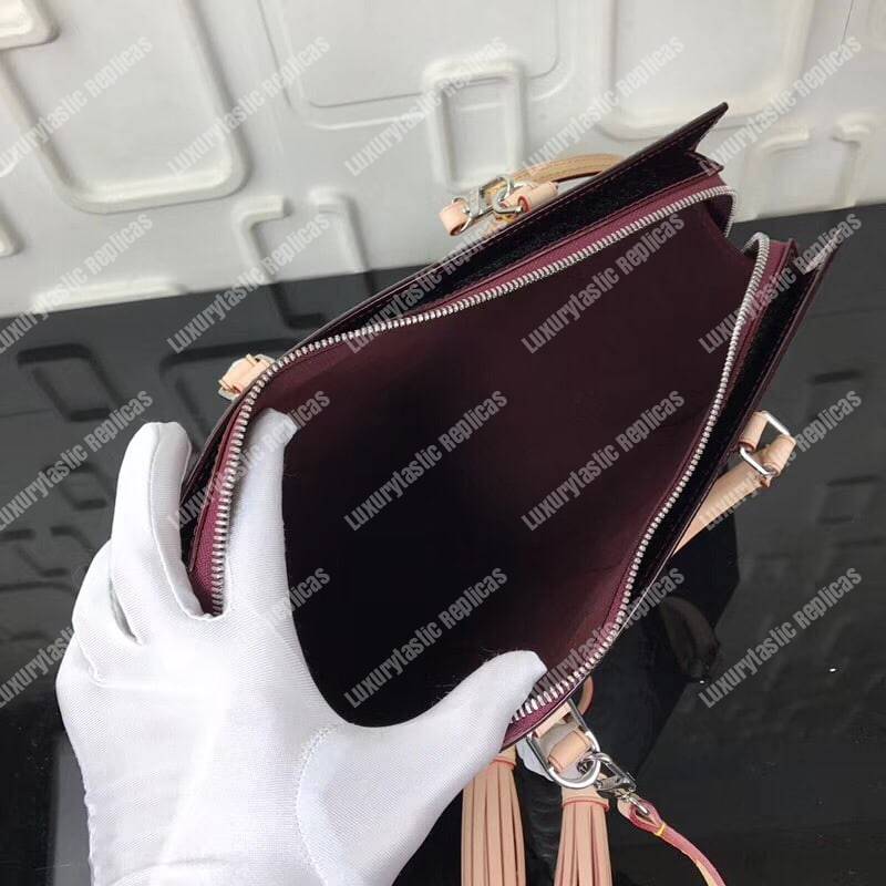 LV Neo Triangle Vernis Leather Amarante