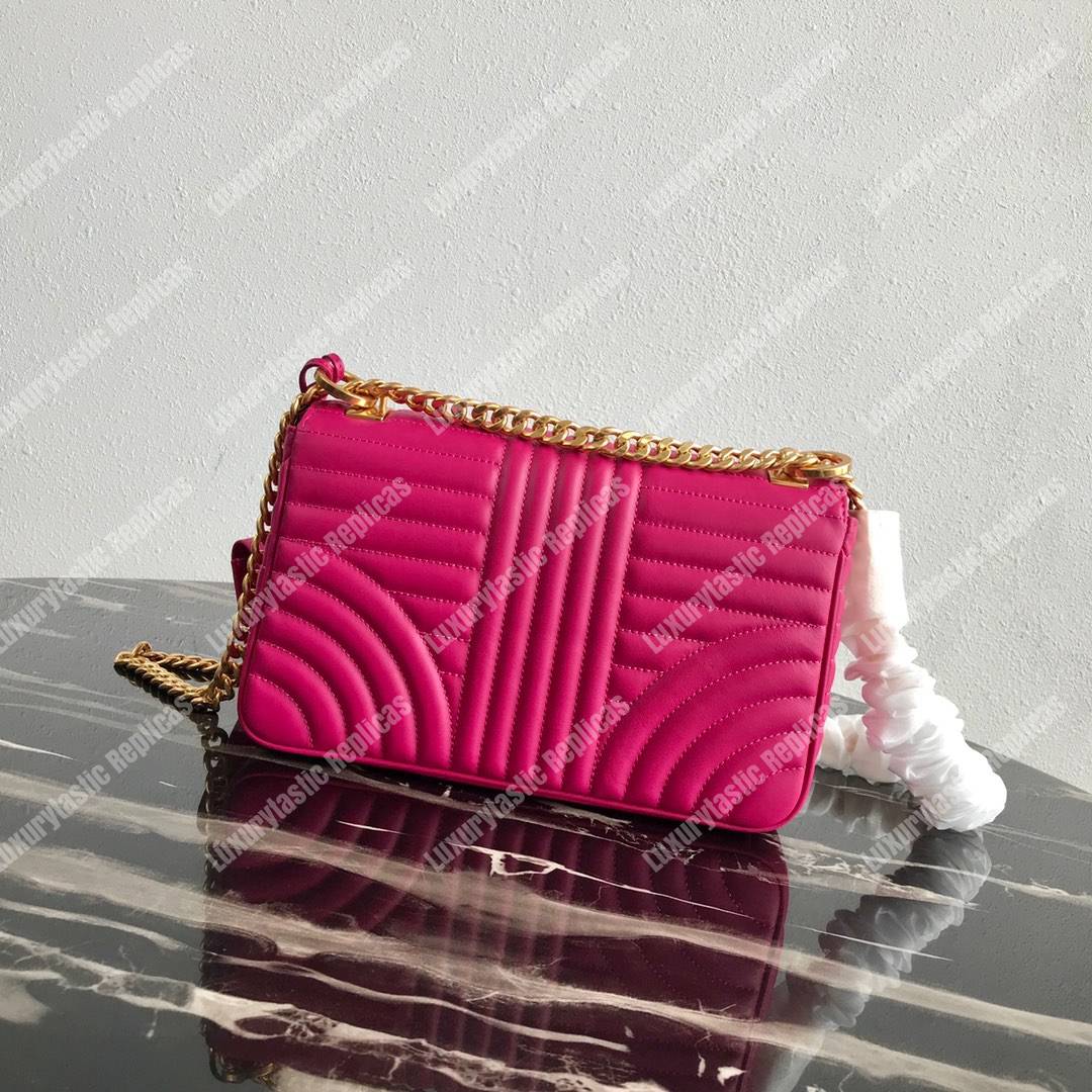 Pra*a diagramme medium leather bag fuchsia