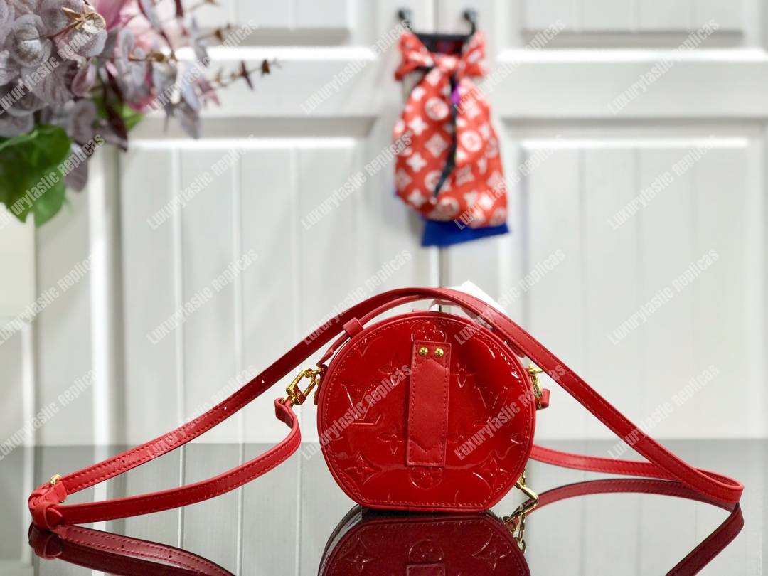 LV Mini Boîte Chapeau Rouge