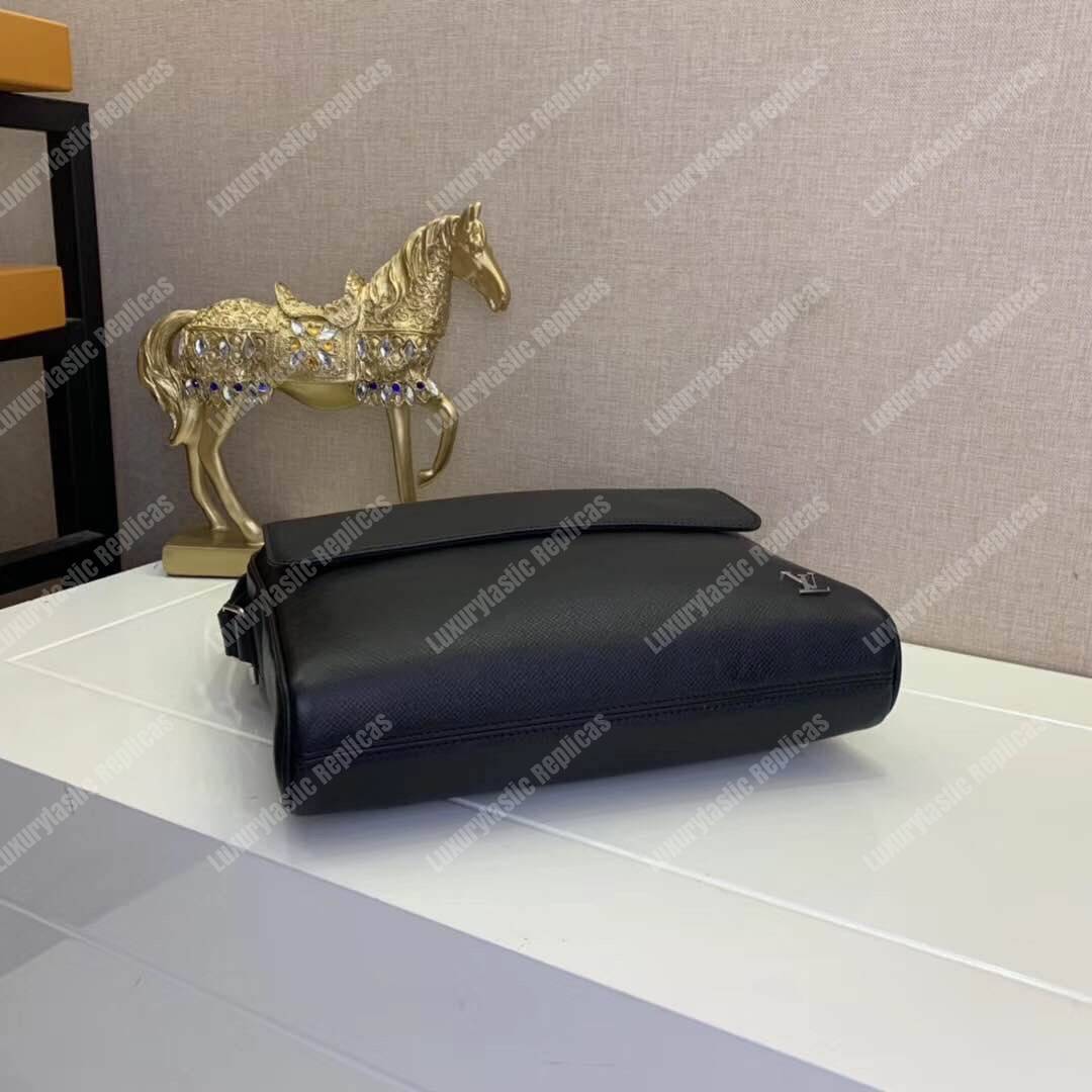 LV Alex Messenger PM Taiga Leather Noir