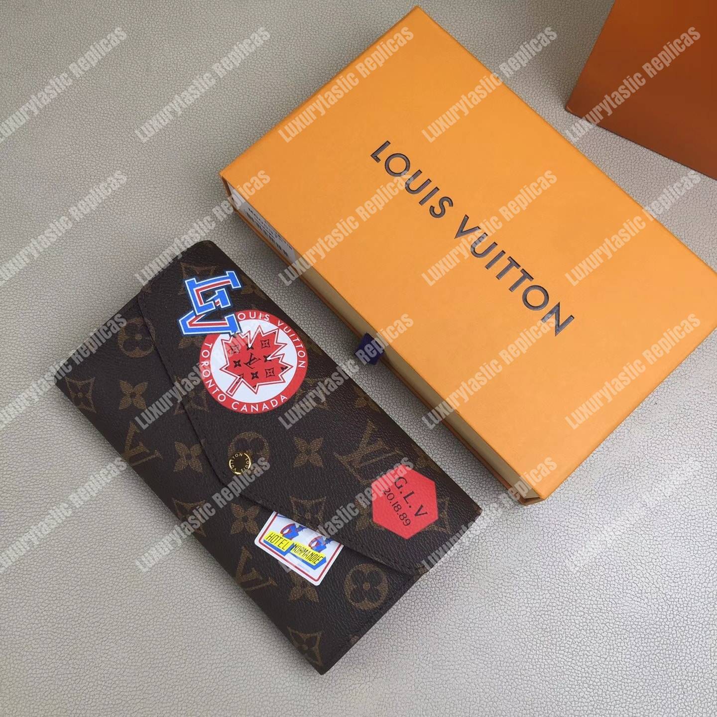 LV Sarah Wallet My LV World Tour Monogram Red